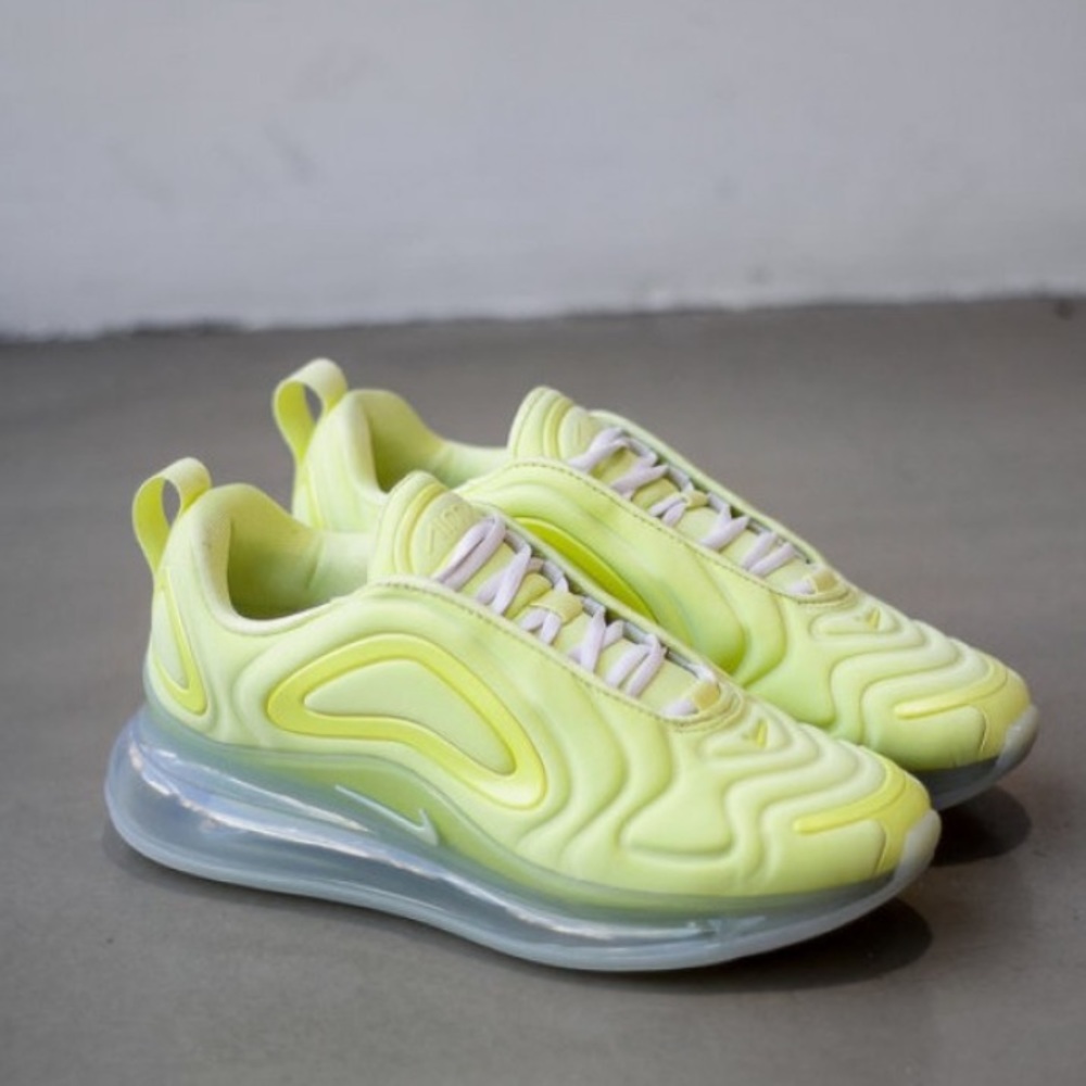NIKE AUTHENTIC WOMENS AIR MAX 720 sz 8.5 NEW - Picture 1 of 6